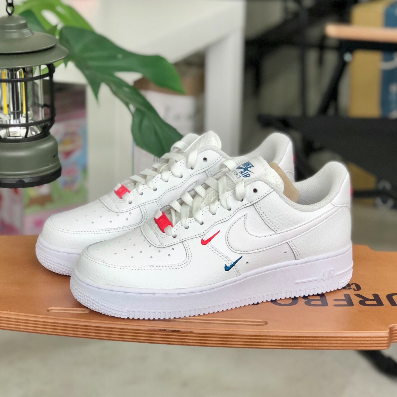 Nike W Air Force 1'07 ESS 邁阿密海豚 橙藍迷你雙勾 CT1989-101