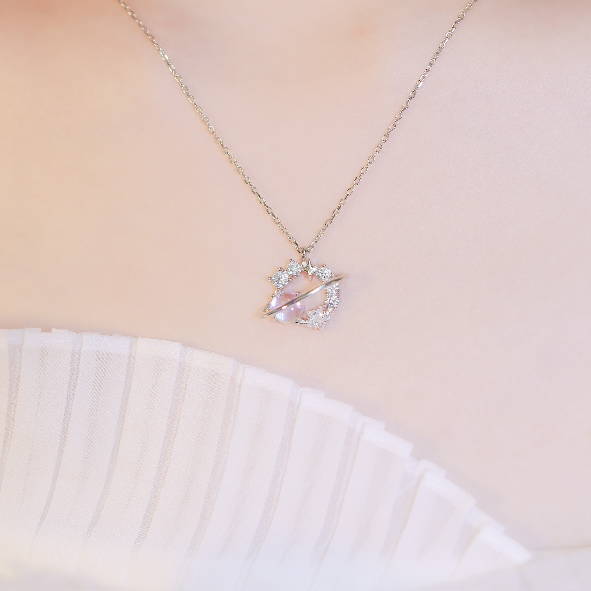 | 925純銀・厚鍍白金 | 秘藍星球項鍊 | NE0940 |