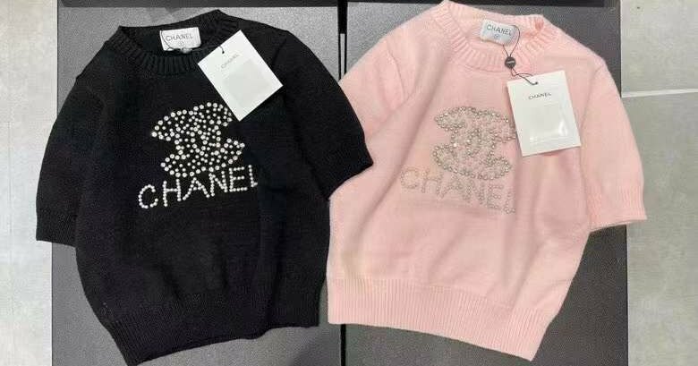 C H   A  N  E  L 燙鑽字母減齡針織 TEE
