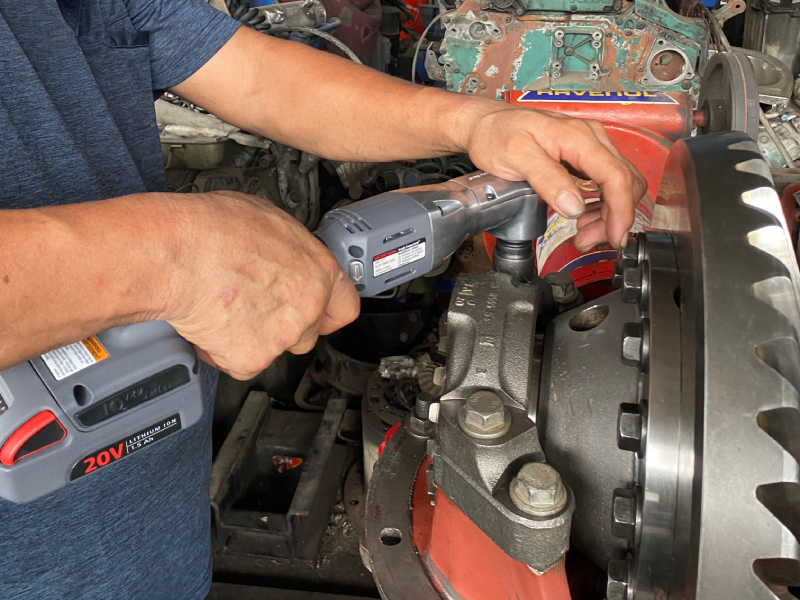 Ingersoll Rand 超薄型90度直角充電式衝擊4分扳手