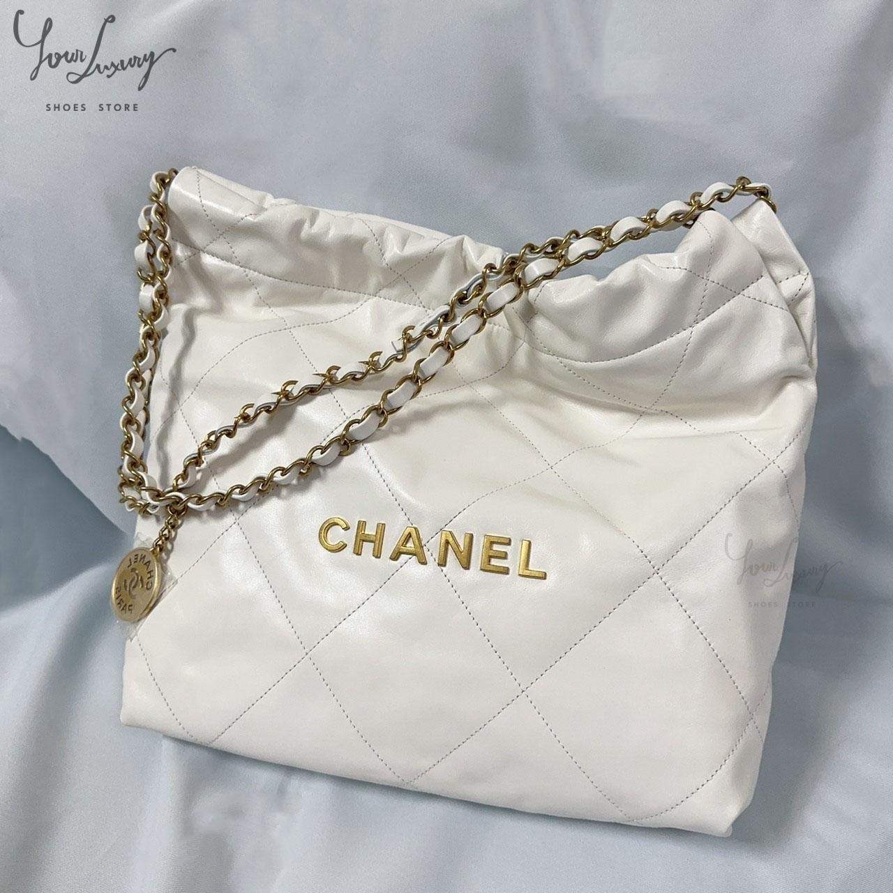 【Luxury】在台現貨 香奈兒 CHANEL 22 小號 白金 亮面小牛皮&金色金屬 全配 金扣