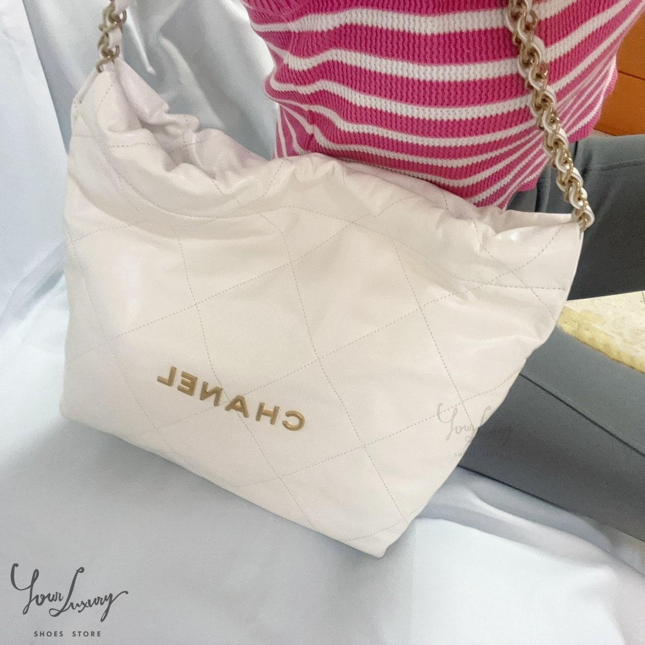 【Luxury】在台現貨 香奈兒 CHANEL 22 小號 白金 亮面小牛皮&金色金屬 全配 金扣