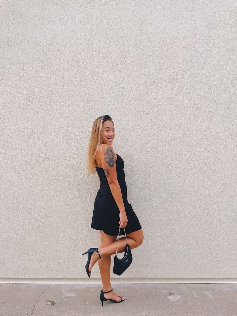 皮質細根一字高跟鞋