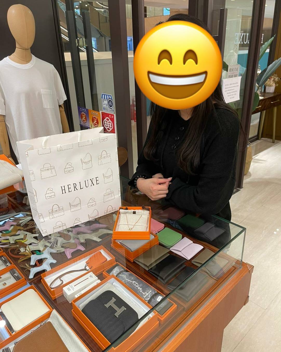 爽快靚靚在網上查詢過🔍 就即刻到店買咗mini pop h 頸鏈⛓️ 仲訂咗鎖匙扣🧲 靚靚非常開心愉快🥳 多謝你嘅關注與支持❤️ 呢個係昨天的相📸 依家先得閒分享出來😝