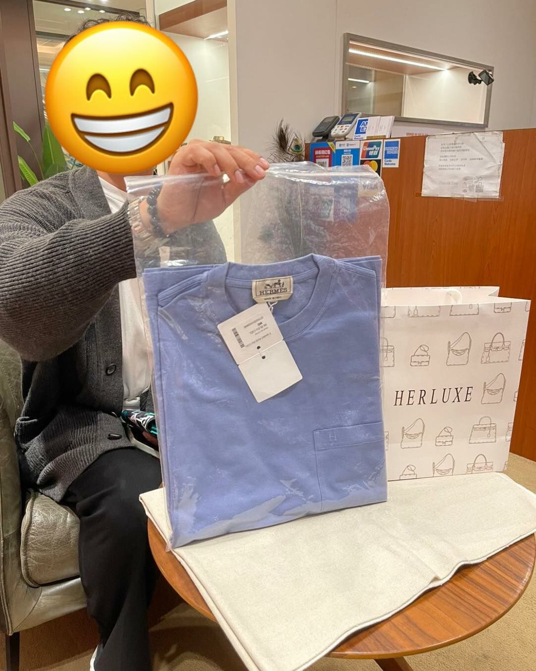 型男先生之前巳經同我哋買咗個旅行包👍 今次再嚟買咗百搭圓領T👕 仲要再訂多件polo T🛍️ 購買過程非常愉快❤️ 多謝你嘅信任與支持💕 只要你有需求 我哋都會全力幫你搜購💪