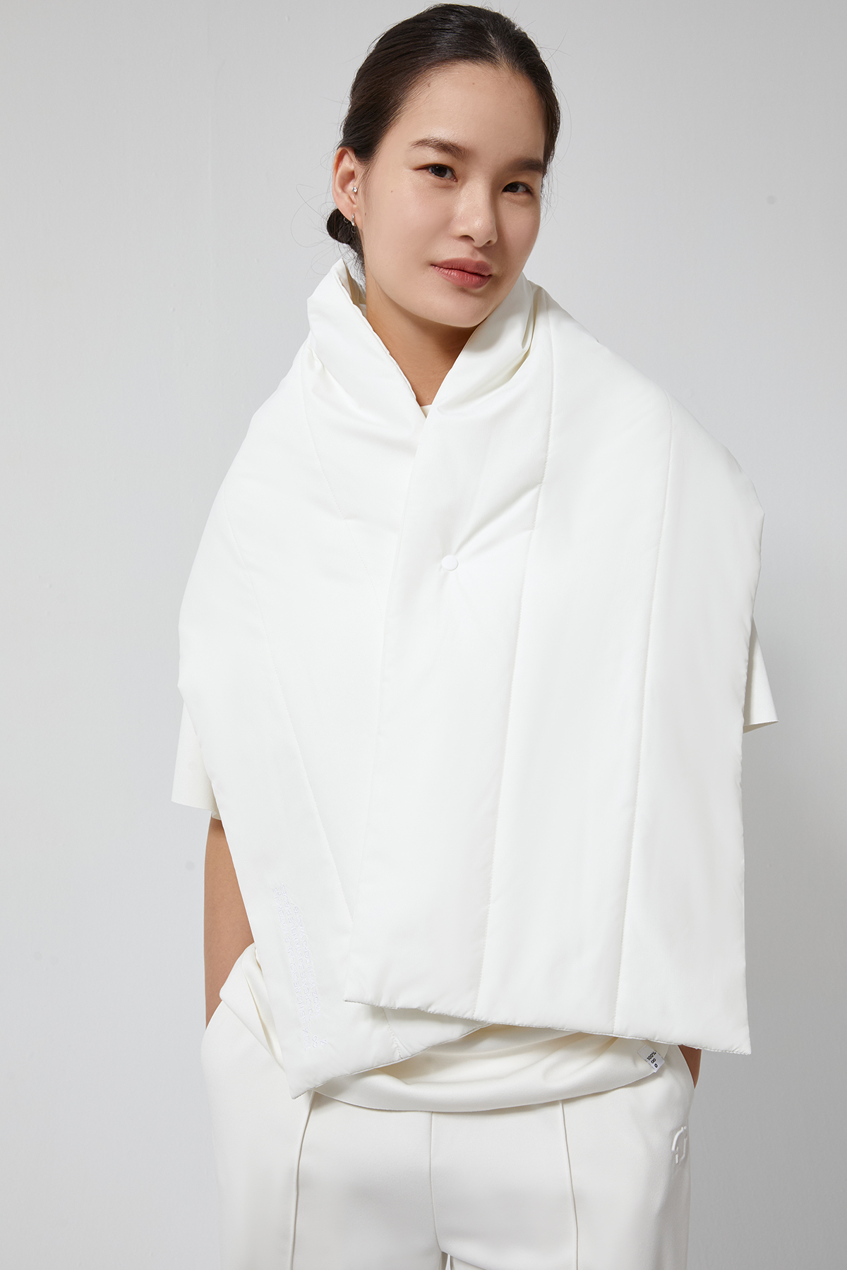 AERO 控溫鋪棉圍巾（香草白）