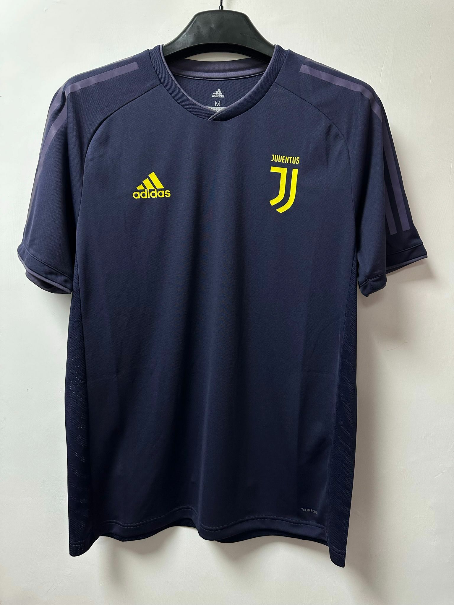 [已使用] 2018/2019 祖雲達斯 訓練球衣