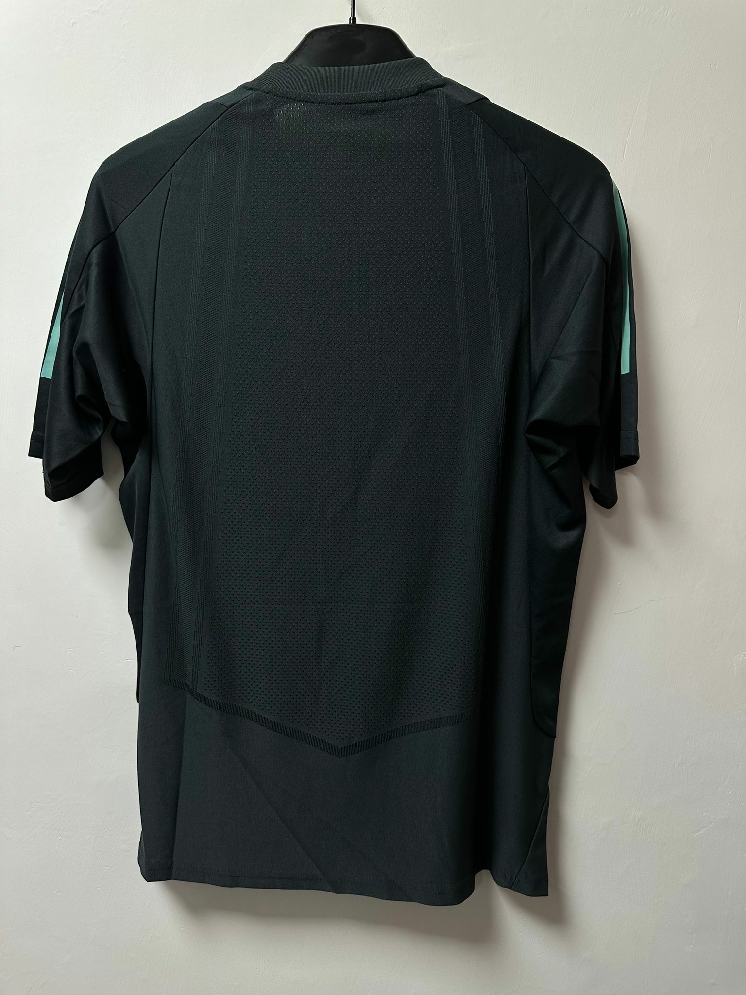 [已使用] 2018/2019 祖雲達斯 訓練球衣