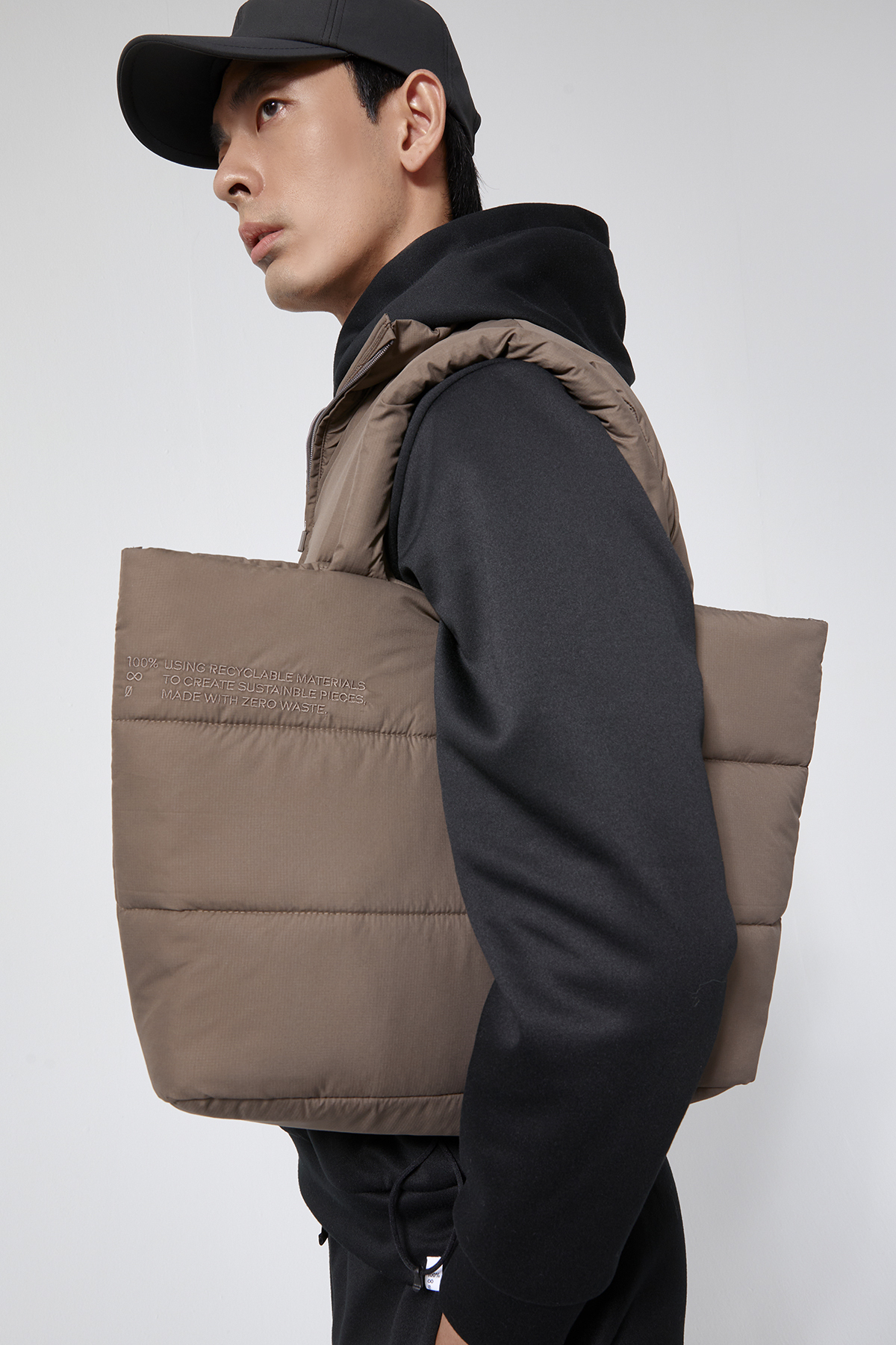 AERO 刺繡鋪棉托特包 UNISEX（咖啡色）