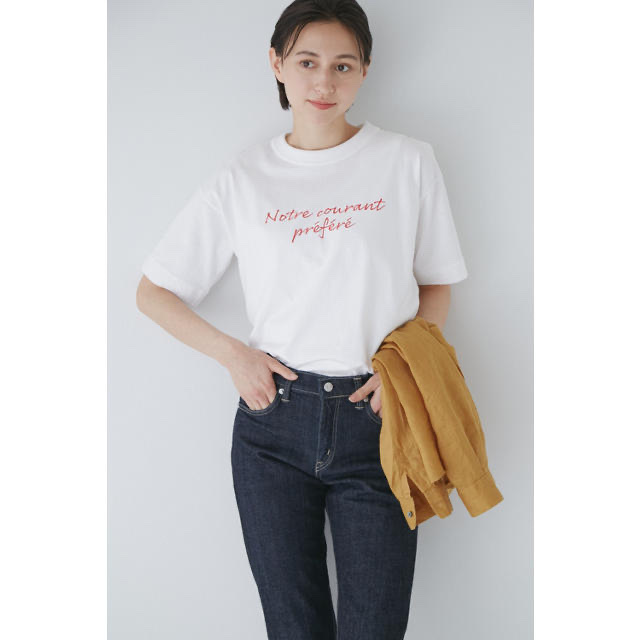 Human woman法文紅字T