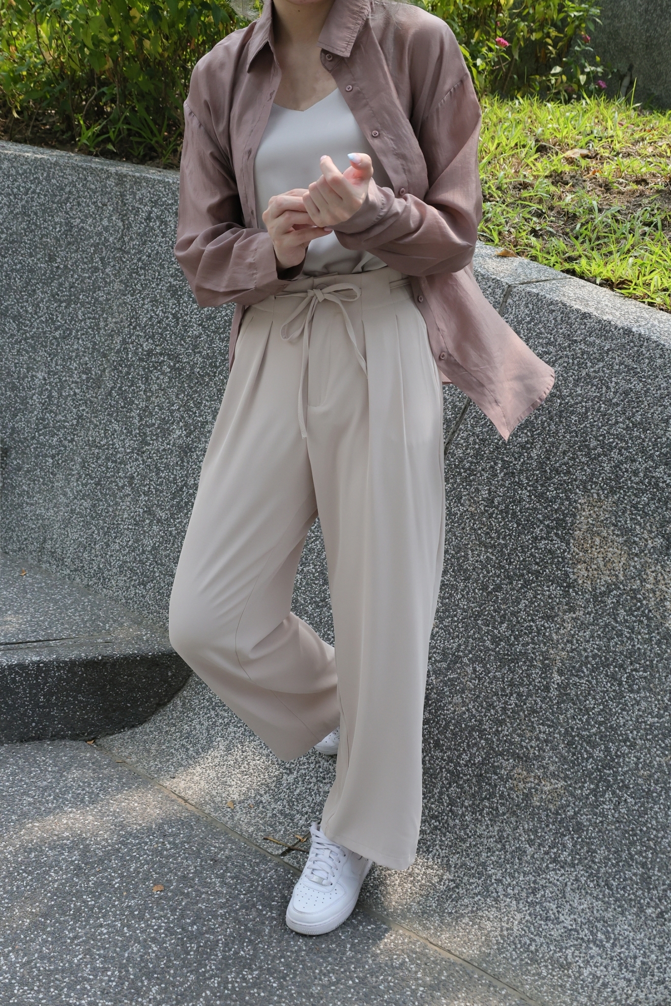 SALE800 亮澤透膚金屬釦天絲襯衫