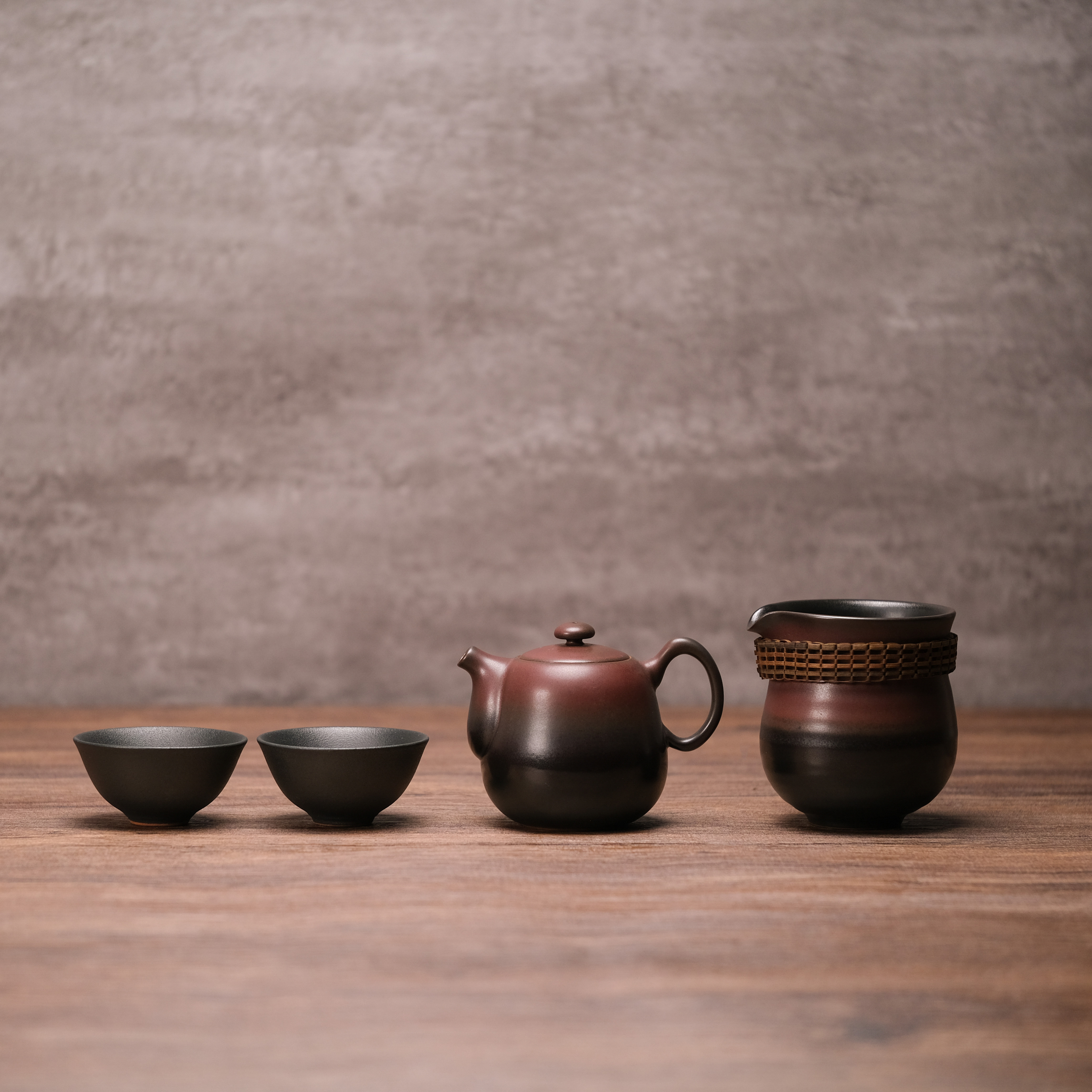 ほぼ未使用 茶道具 平安 草山作 天目釉 飾壺 茶壺 飾網紐付 口切茶事 共箱 ほぼ未使用 茶道具 草山造 天目釉 飾壺 茶壺 陶印 飾網紐付 口切
