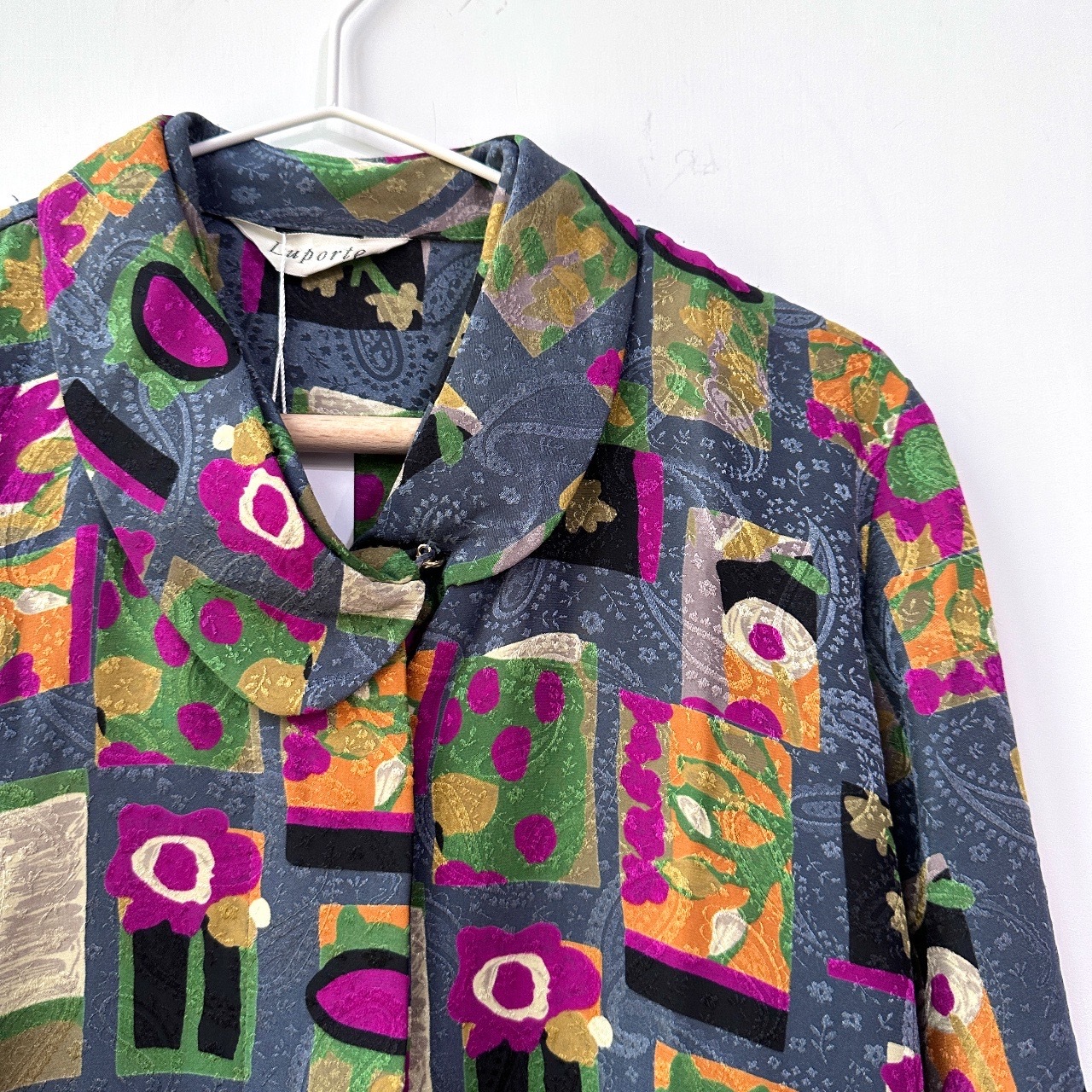 微亮感暗花灰色抽象圖案上衣