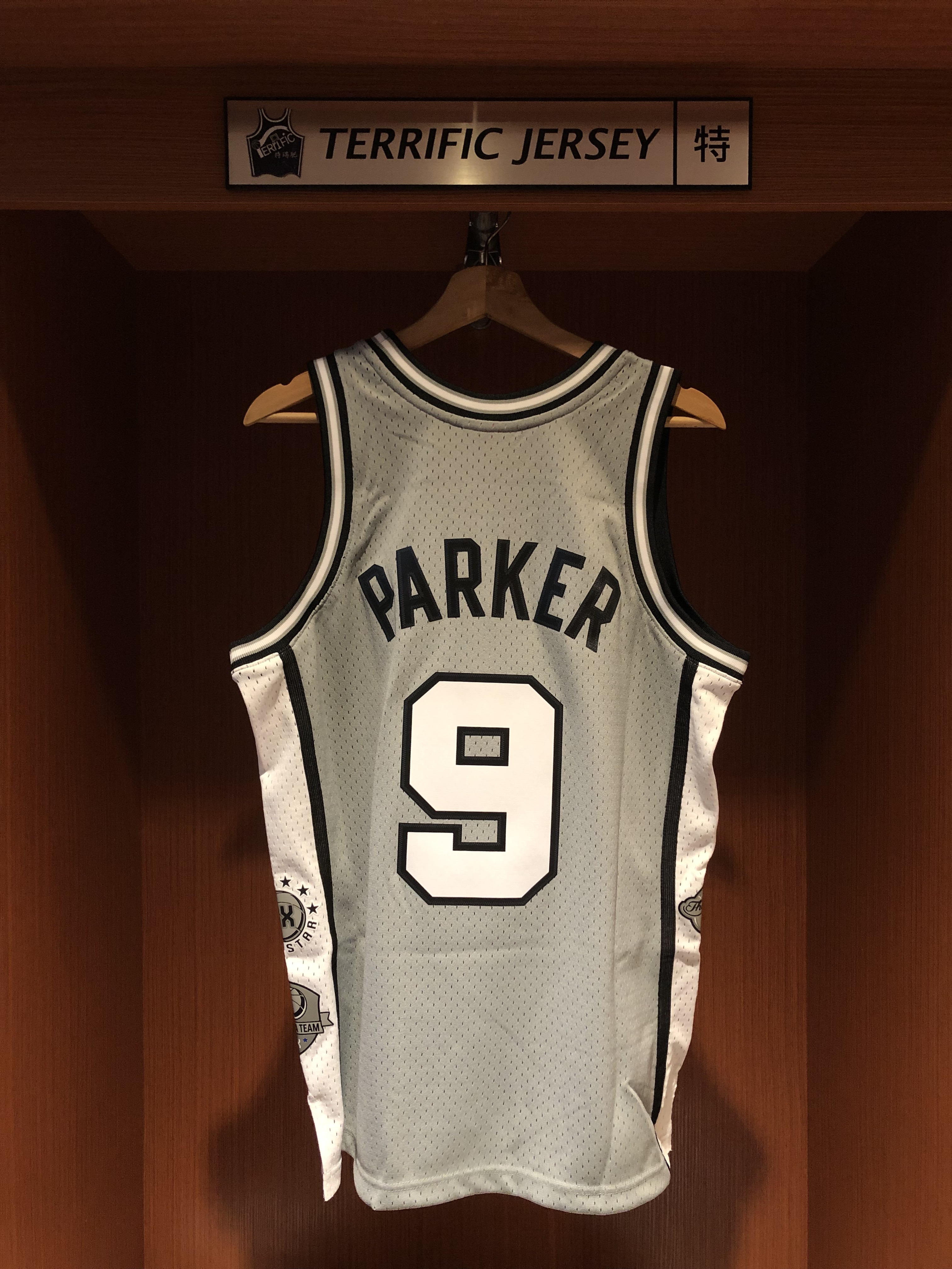 NBA球衣 Tony Parker 聖安東尼奧馬刺 名人堂 01-18灰 M&N Swingman G2 球迷版 熱轉印 全新