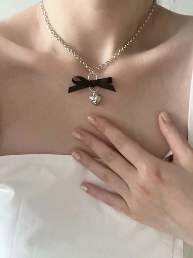 KR RIBBON BELL NECKLACE