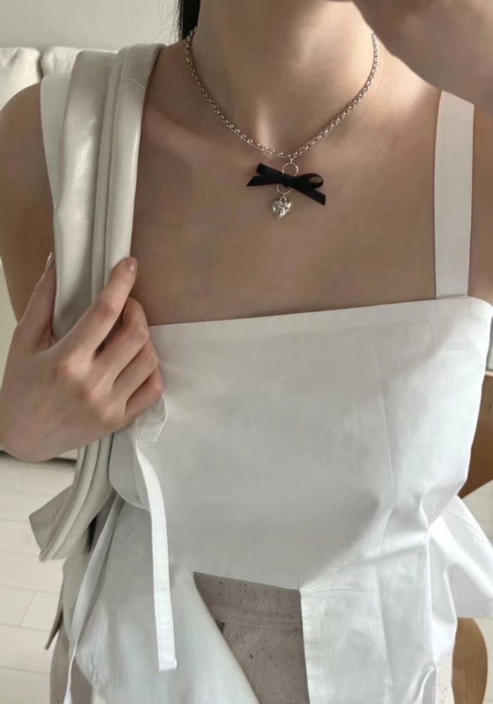 KR RIBBON BELL NECKLACE