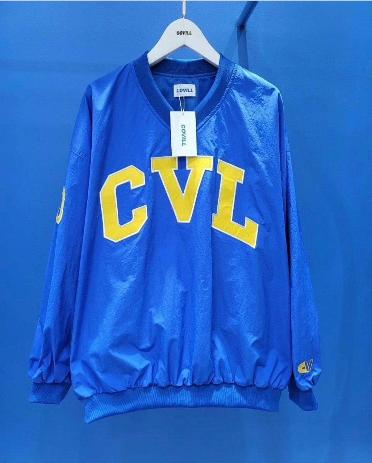 OverSize V領英文字衛衣 Covill-032JK
