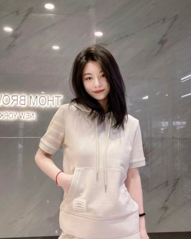 Thom Browne 女款米色短袖連帽短袖 -T