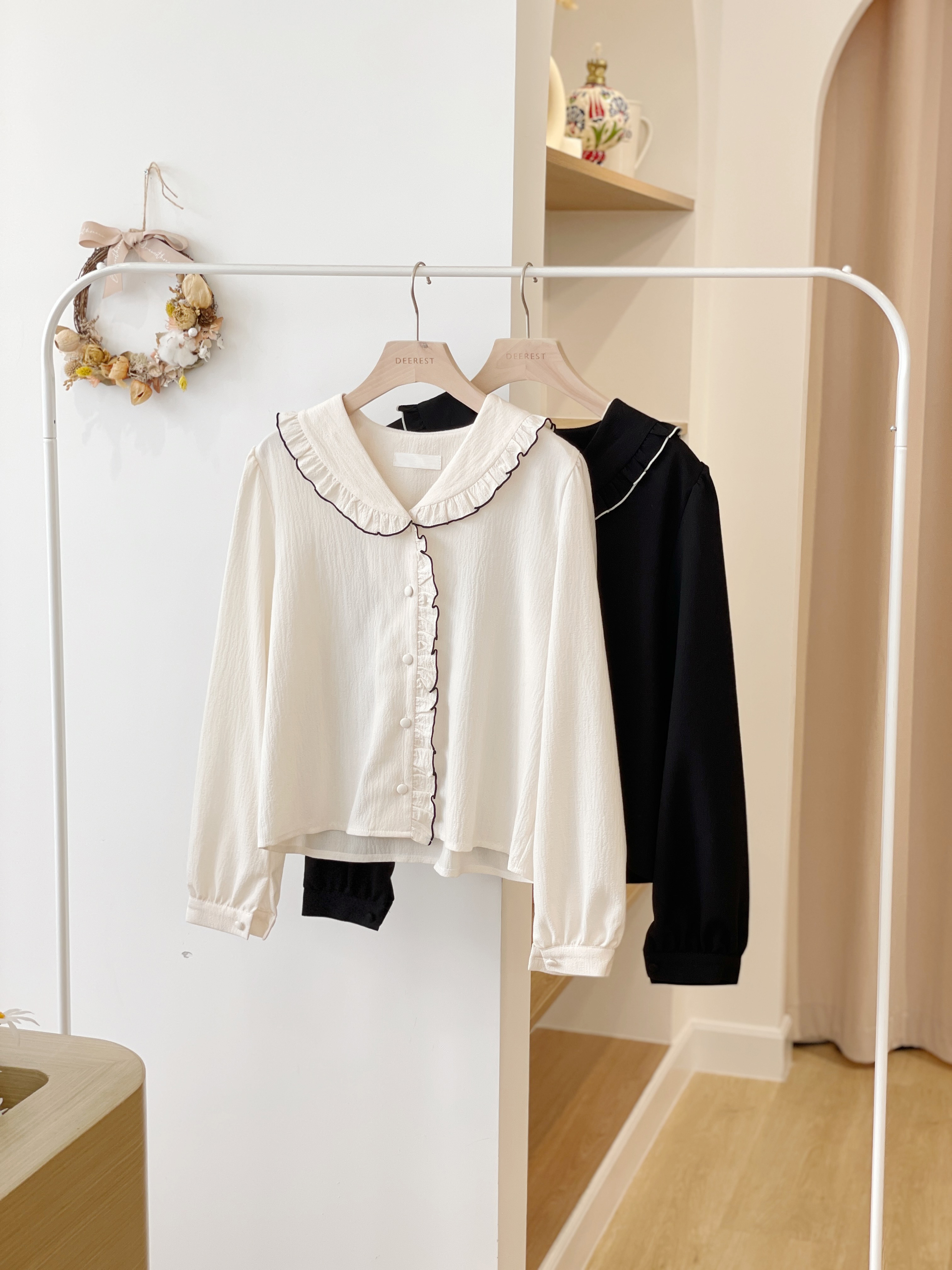 T802 Crown Ruffles Blouse