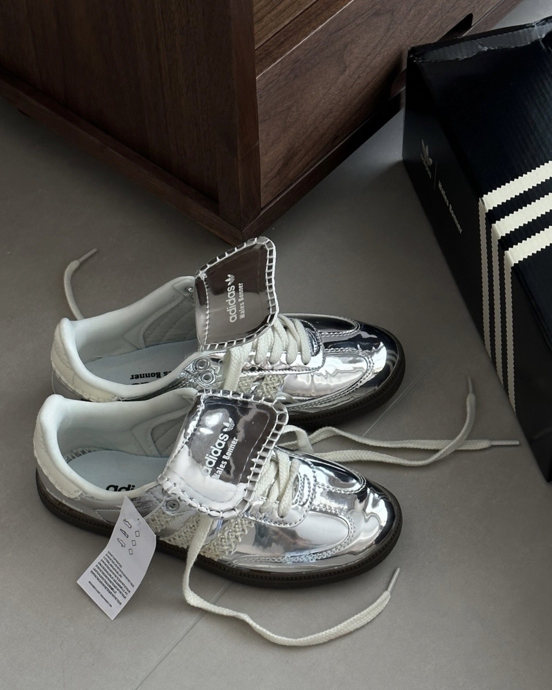 代購 adidas x Wales Bonner Silver Samba 休閒鞋 板鞋 銀 IG8181  JUN-