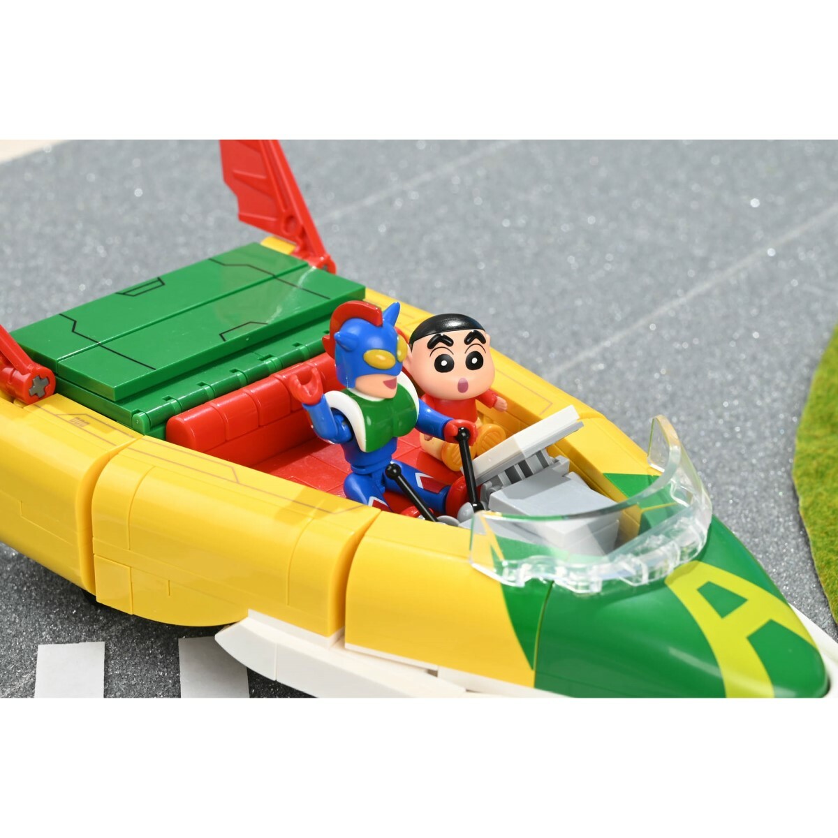 蠟筆小新動感超人車