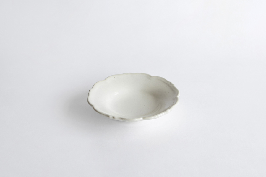 Awabi ware 岡本純一-輪花皿S 白磁