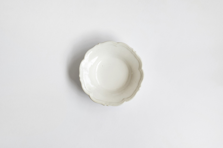 Awabi ware 岡本純一-輪花皿S 白磁