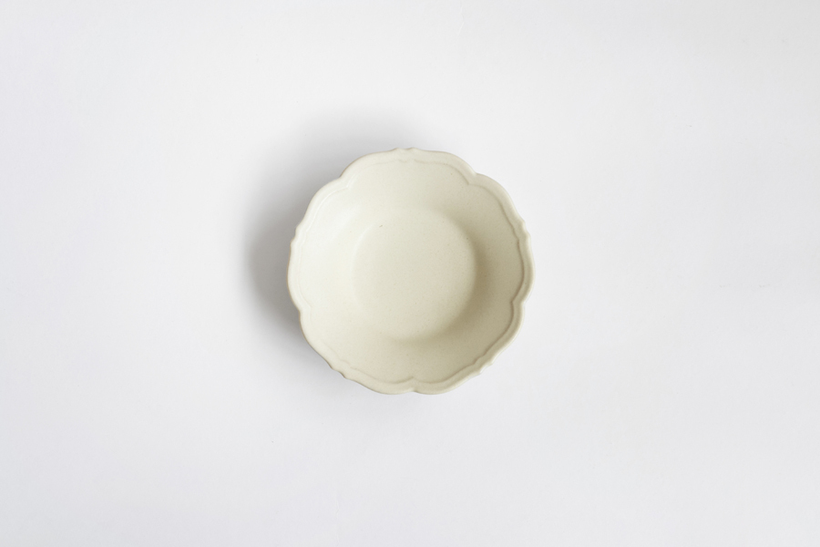 Awabi ware 岡本純一-輪花皿S  象牙