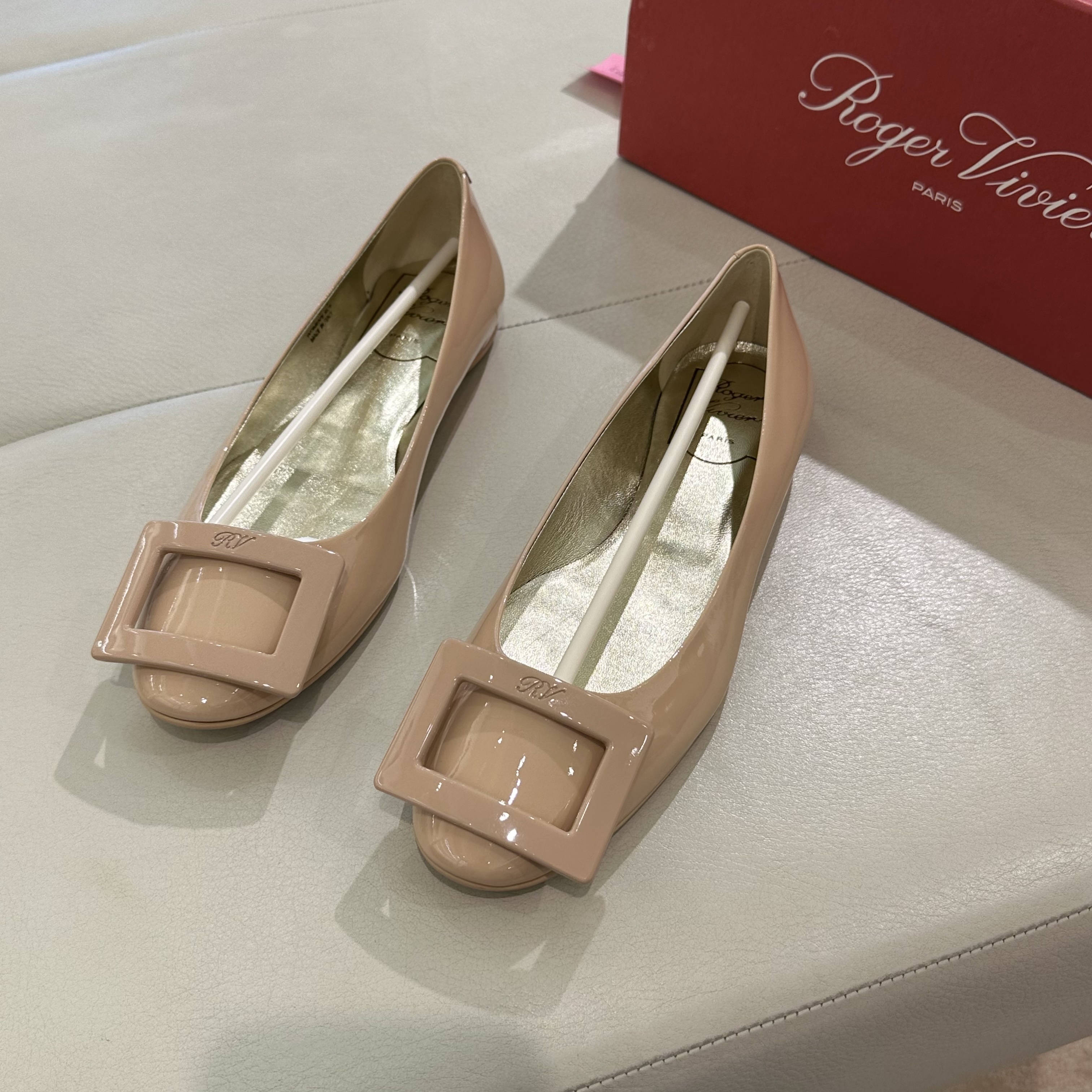Roger Vivier RV gommette flats patent nude