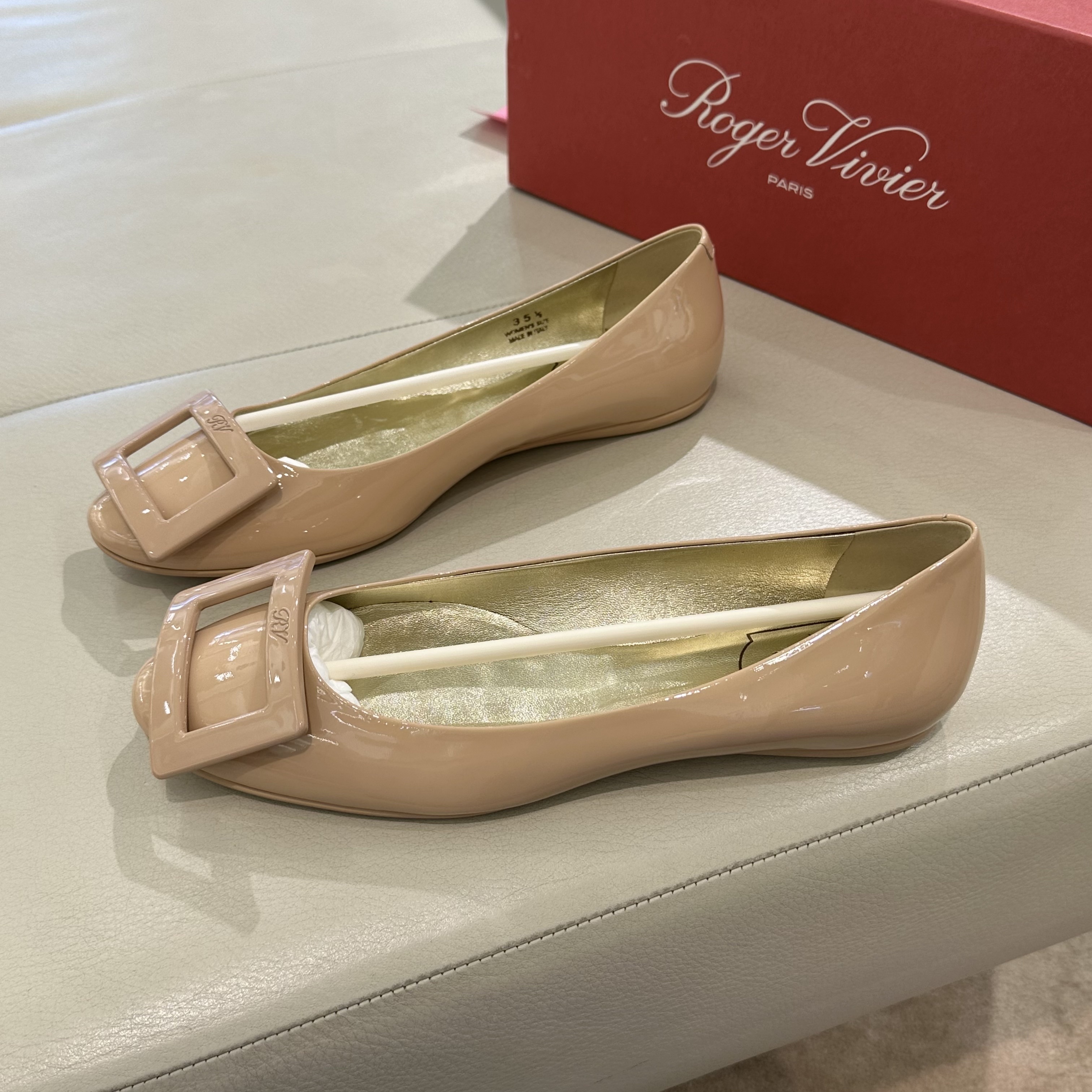 Roger Vivier RV gommette flats patent nude