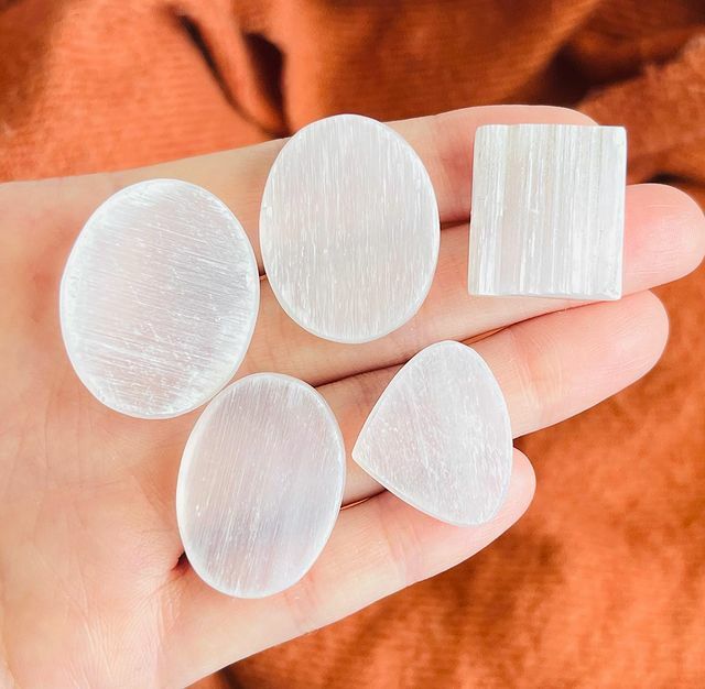 [原石] 透石膏 礦石墜面 水晶蛋面