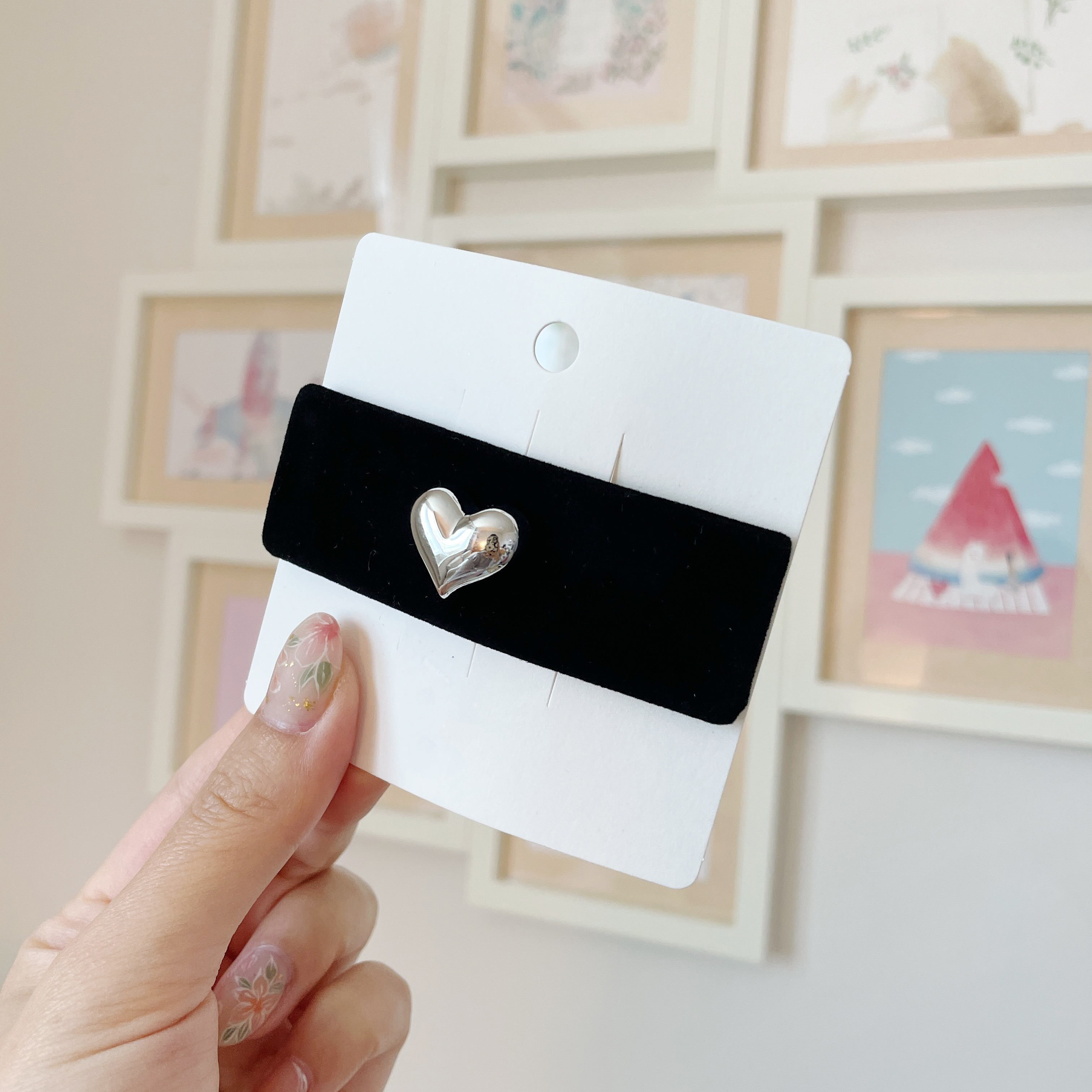 AC052 Suede Heart Hair Clip