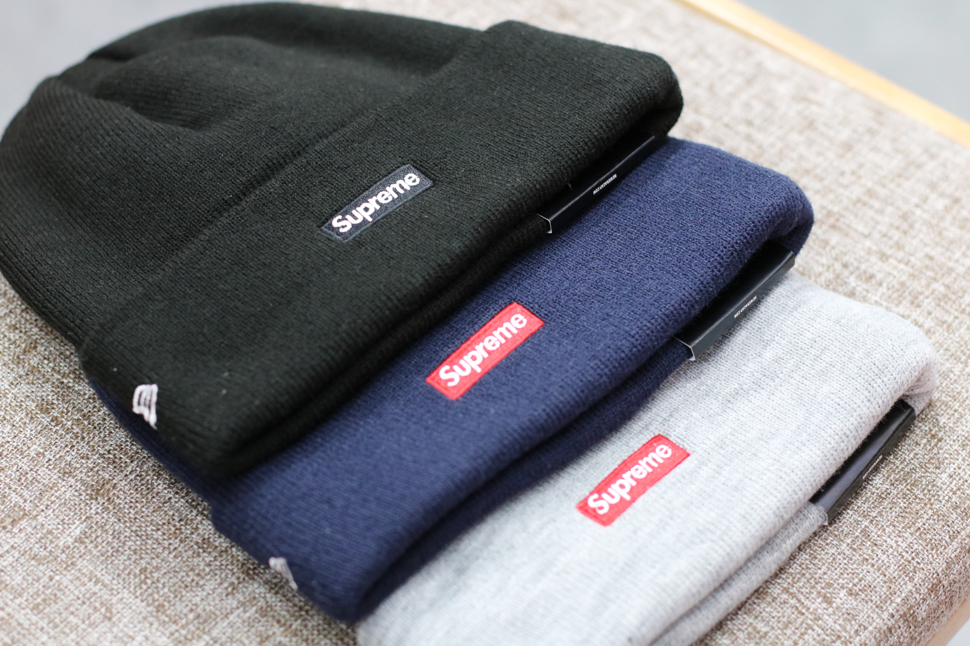 SUPREME 23FW NEW ERA S LOGO BEANIE
