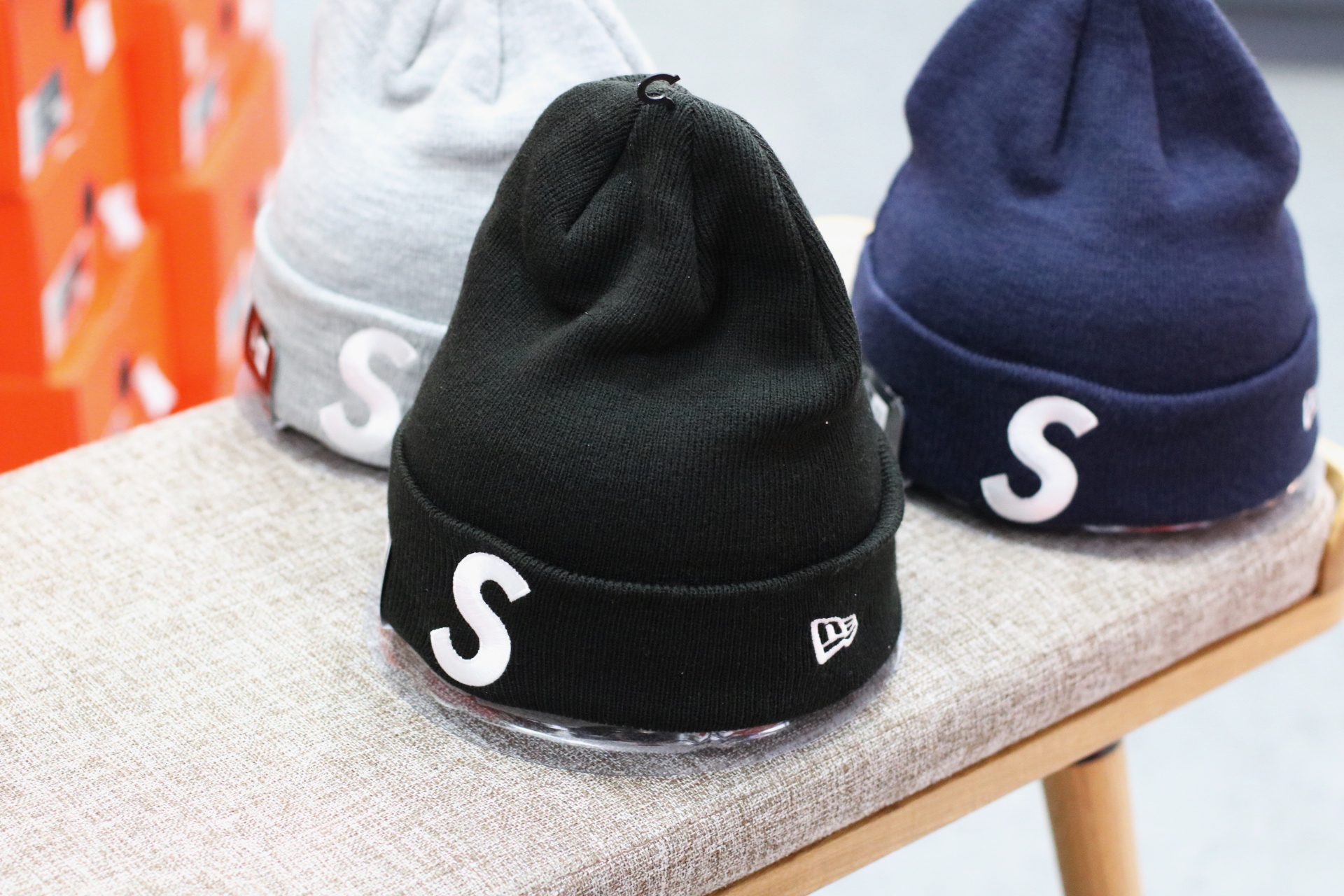 SUPREME 23FW NEW ERA S LOGO BEANIE