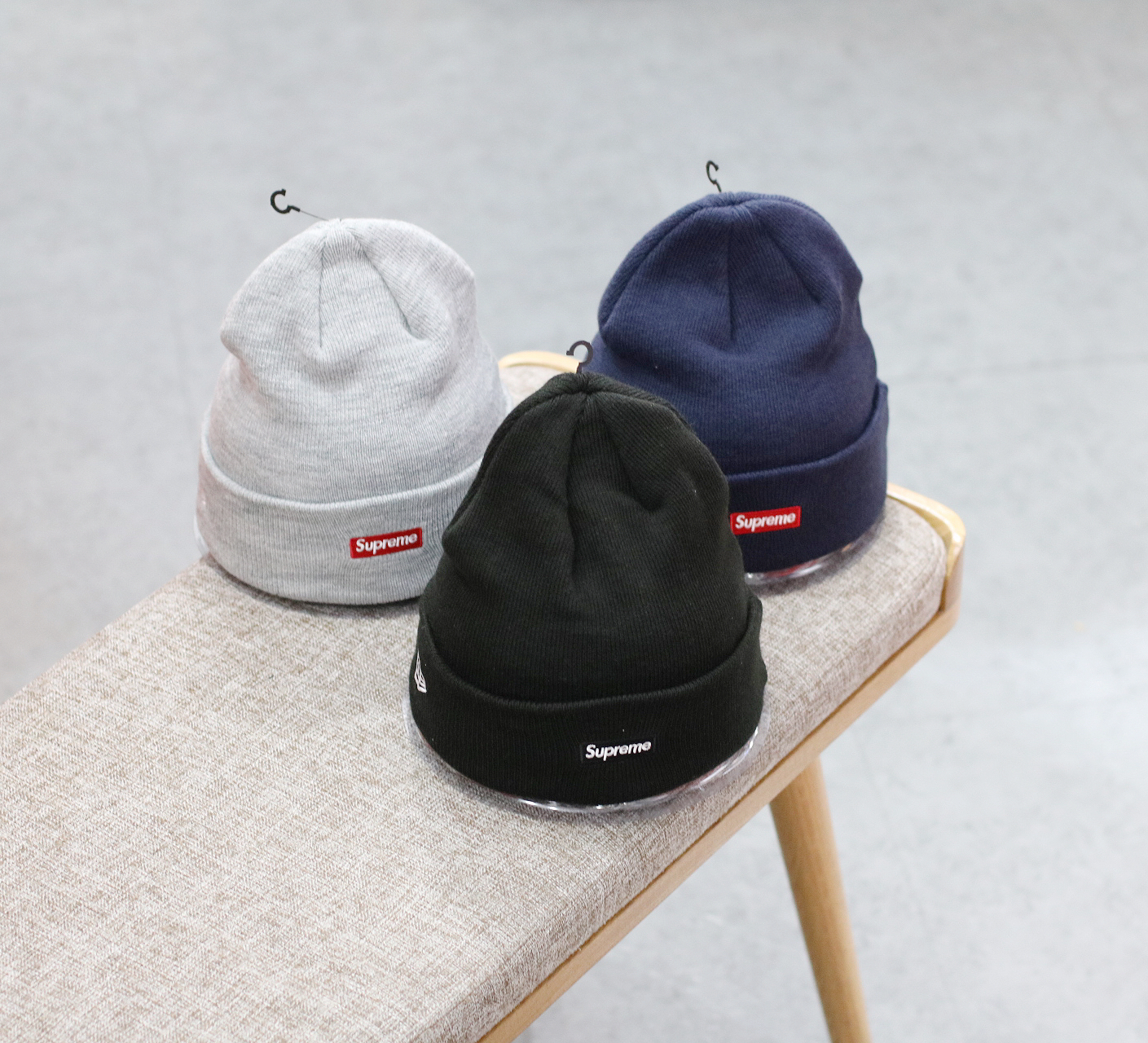 SUPREME 23FW NEW ERA S LOGO BEANIE