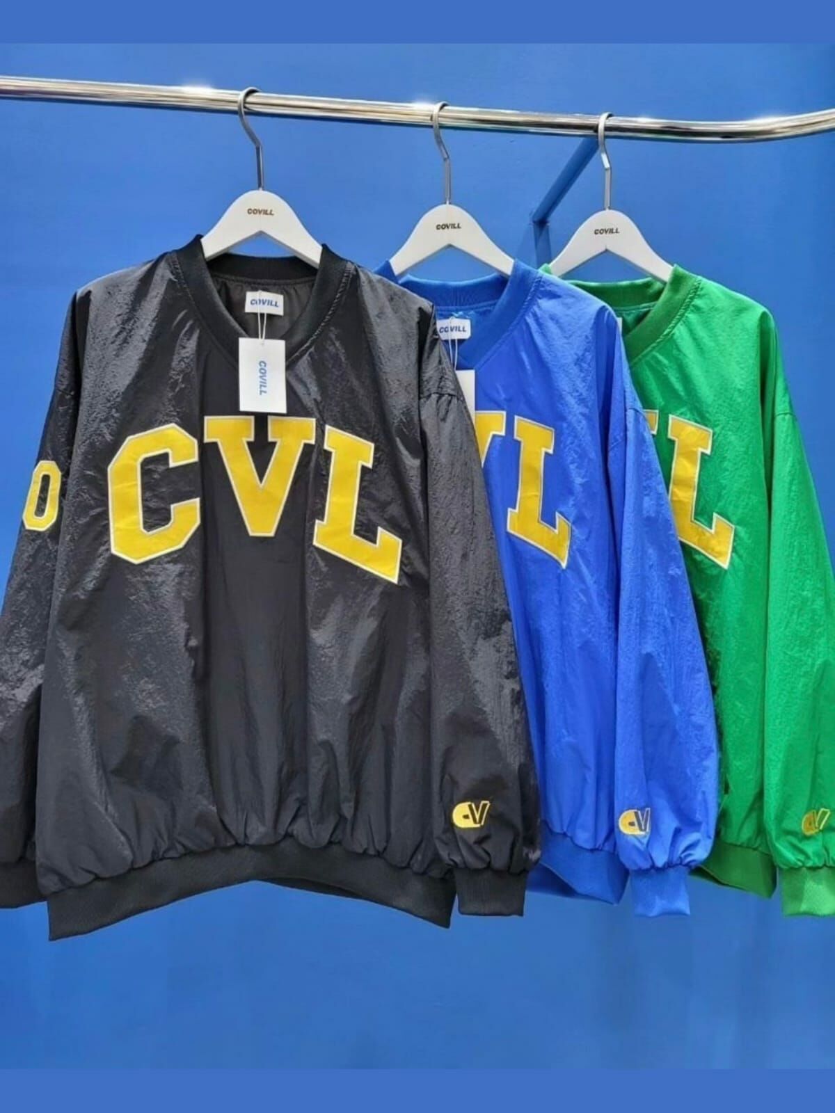 OverSize V領英文字衛衣 Covill-032JK