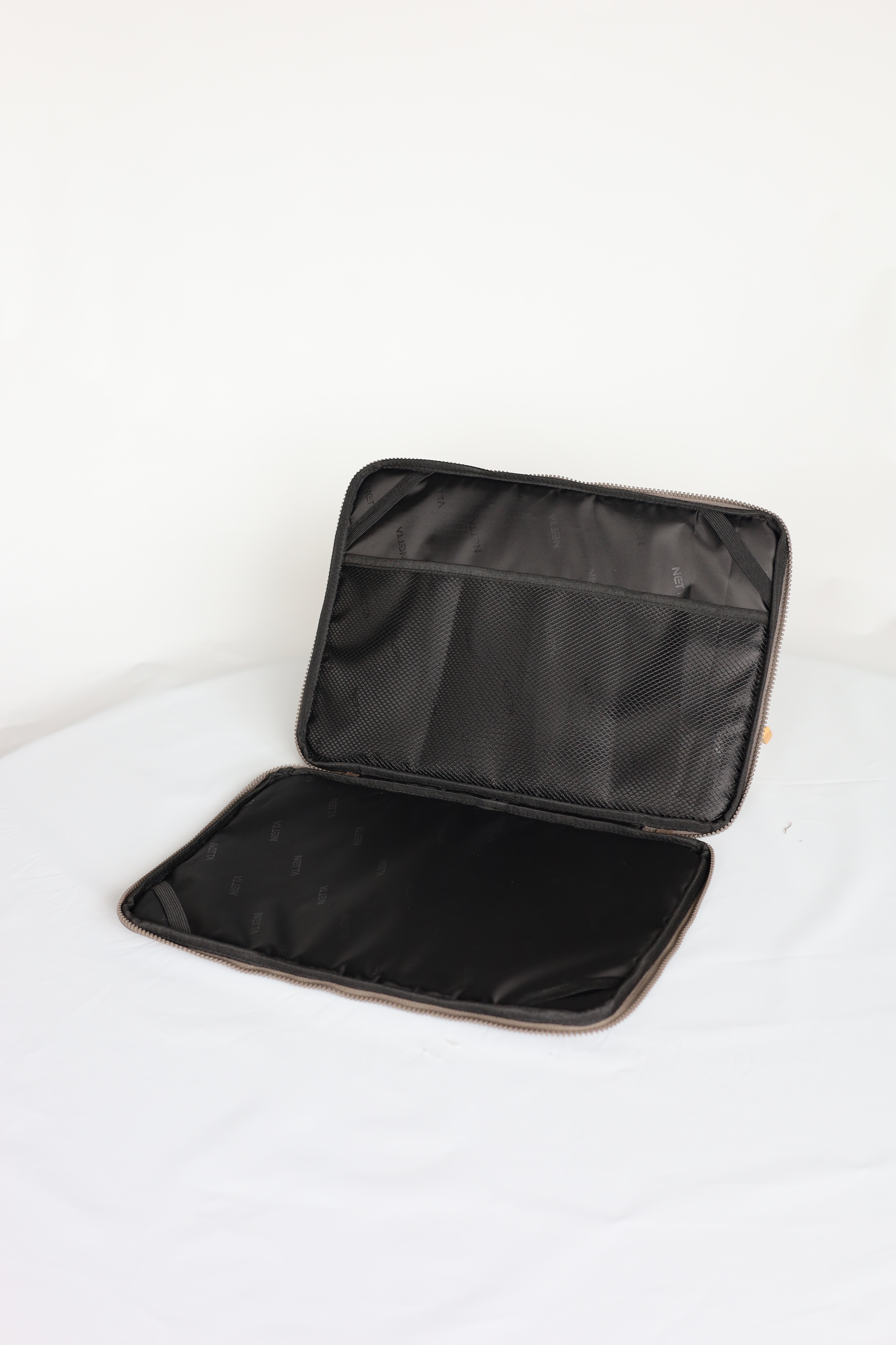 戶外探索14吋筆電套 (棕色)｜NETTA