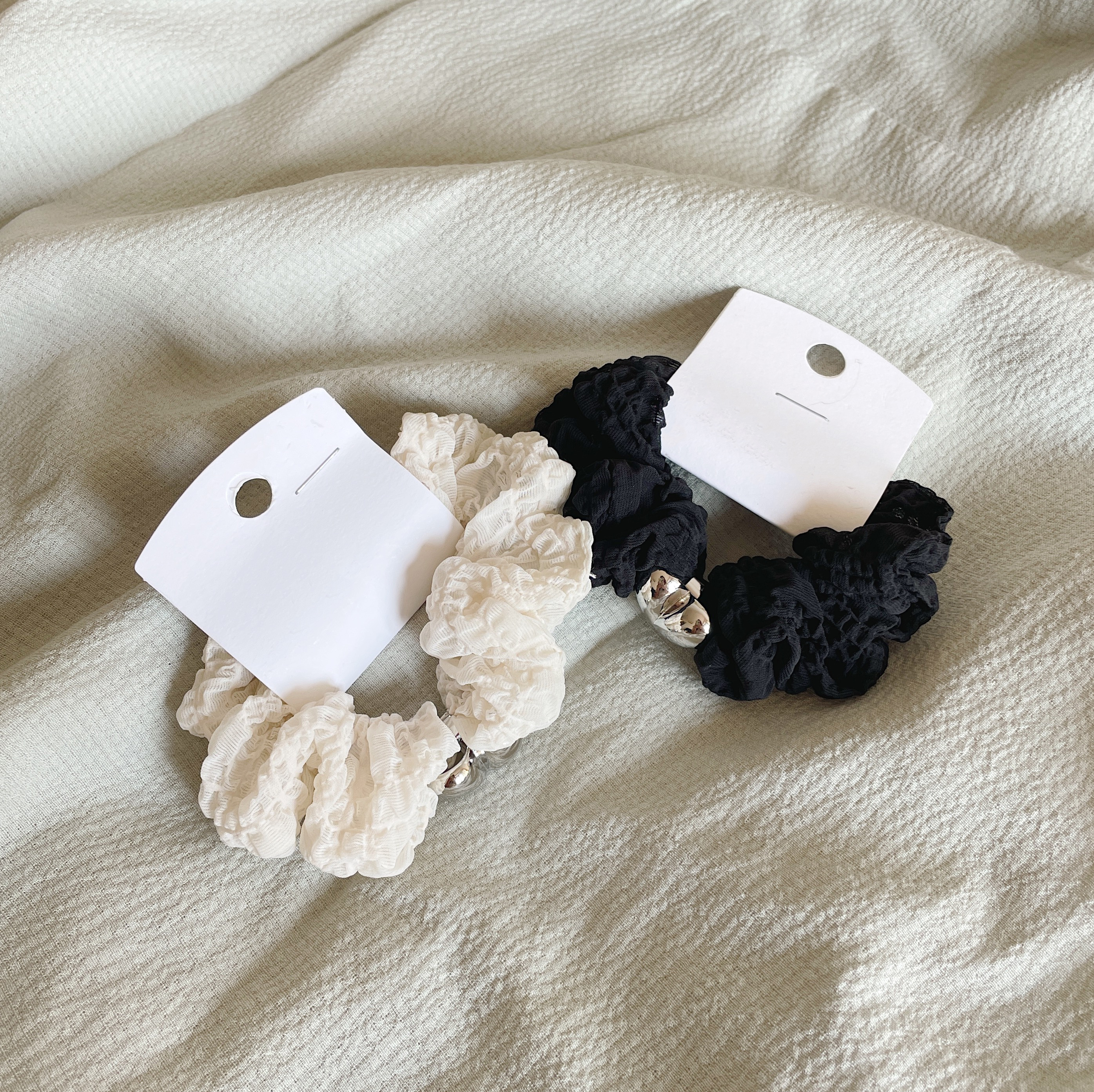 AC071 Crease Scrunchies