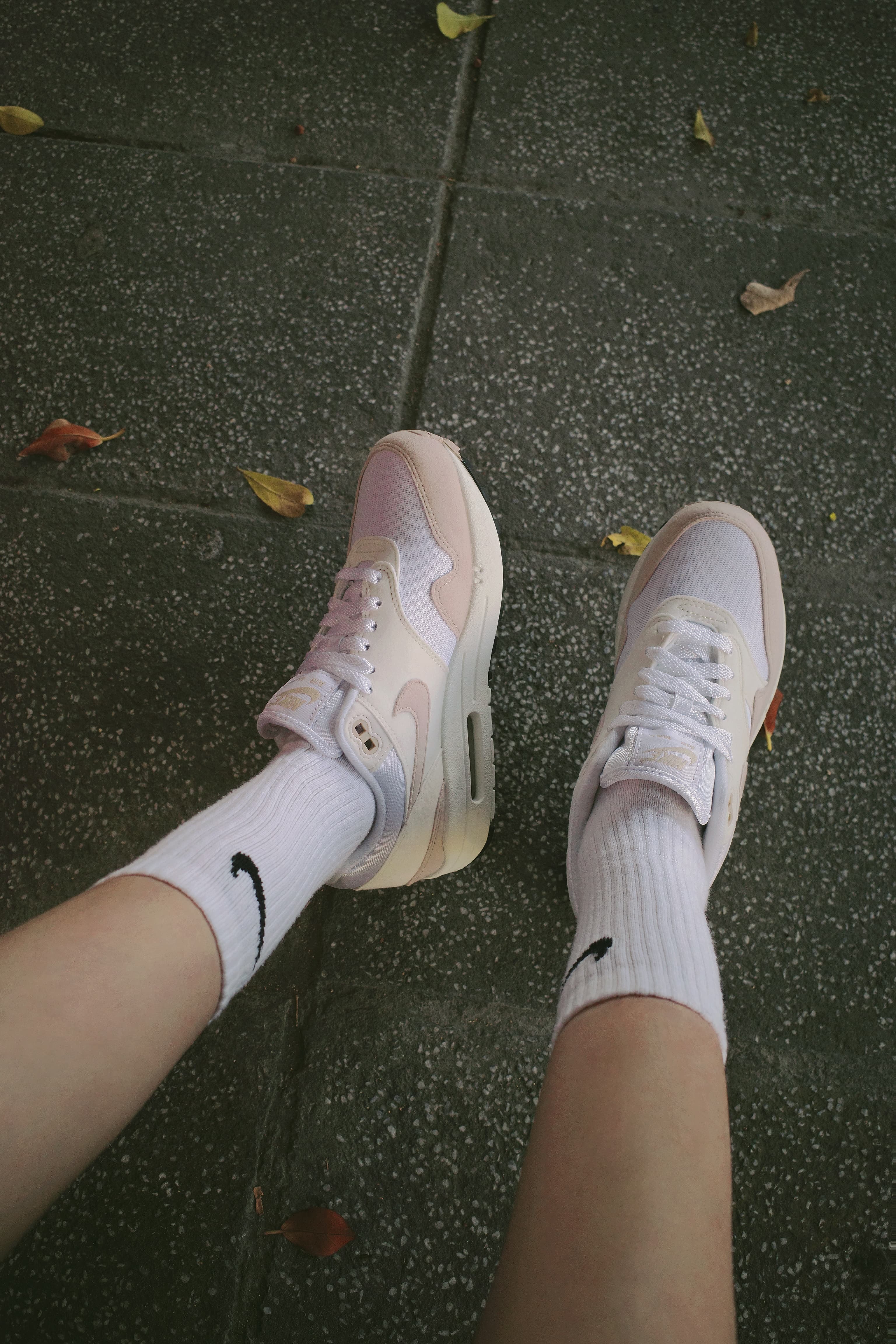 Women's air max hot sale 1 lx guava ice