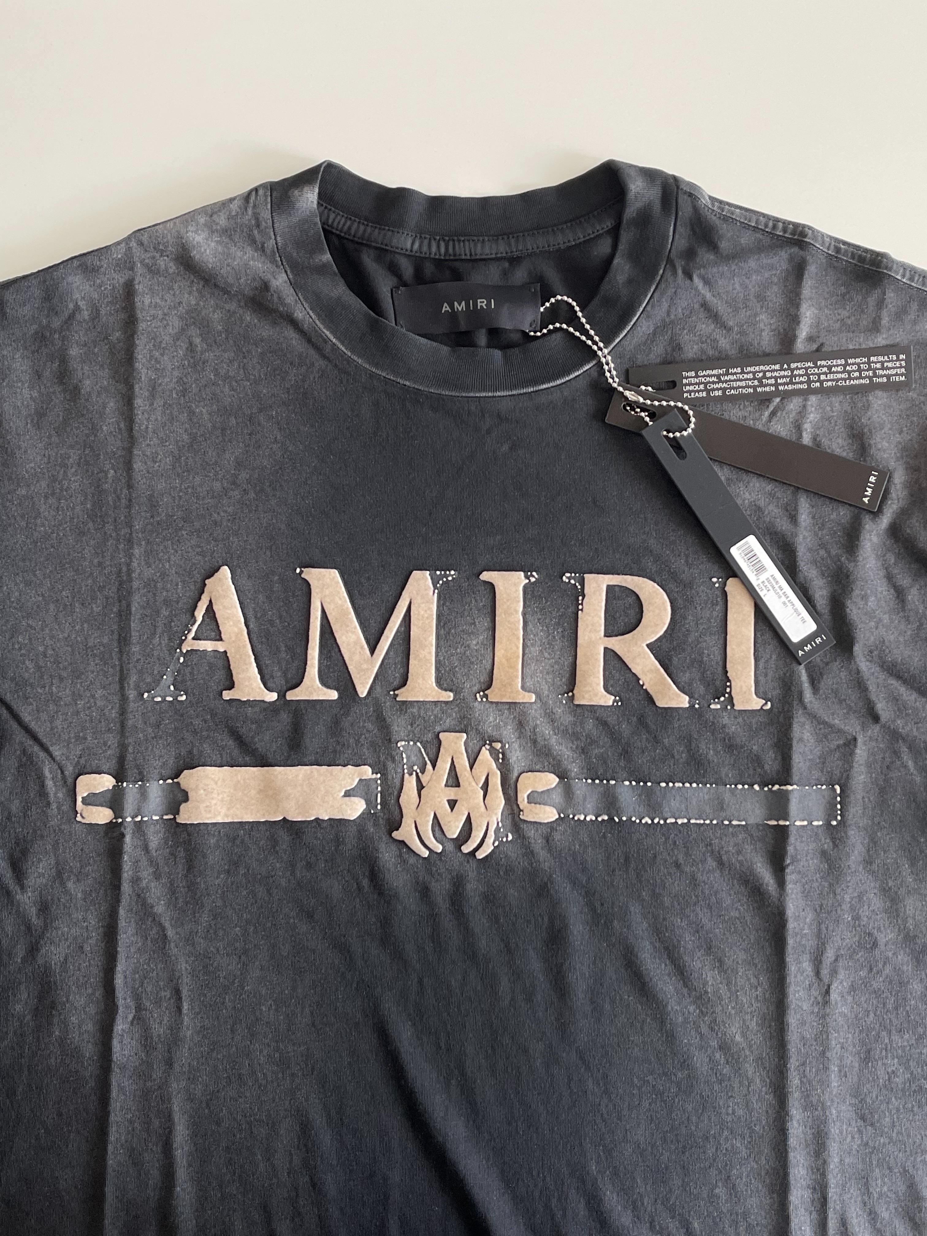 Amiri 植絨金Logo 黑色 短袖