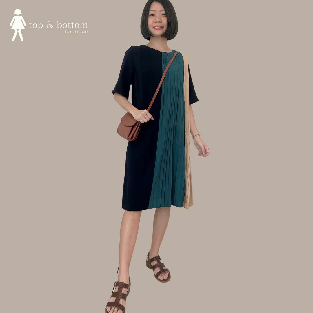 S/SLEEVE 3 TONE PLEATED DRESS