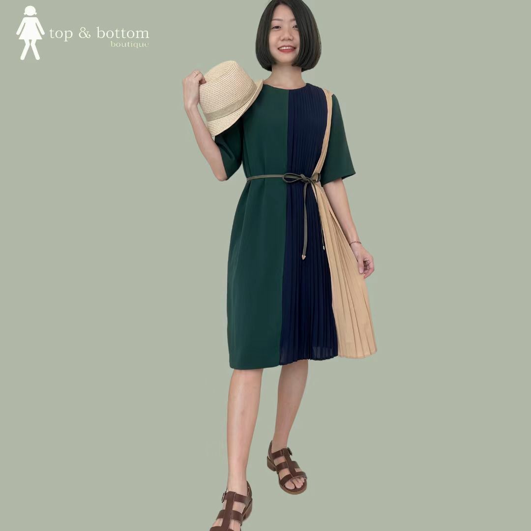 S/SLEEVE 3 TONE PLEATED DRESS