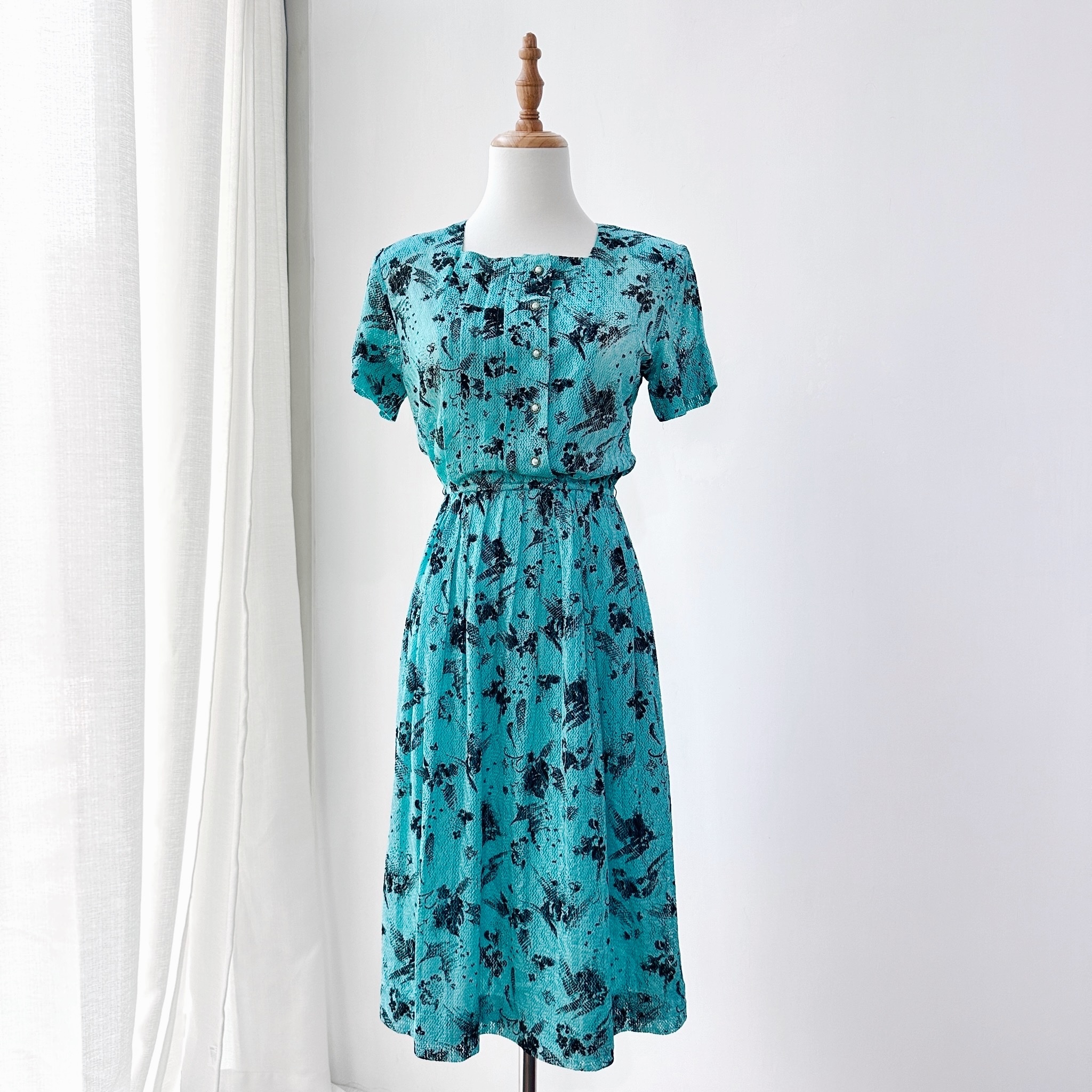 日本製薄荷綠蕾絲通花連身裙