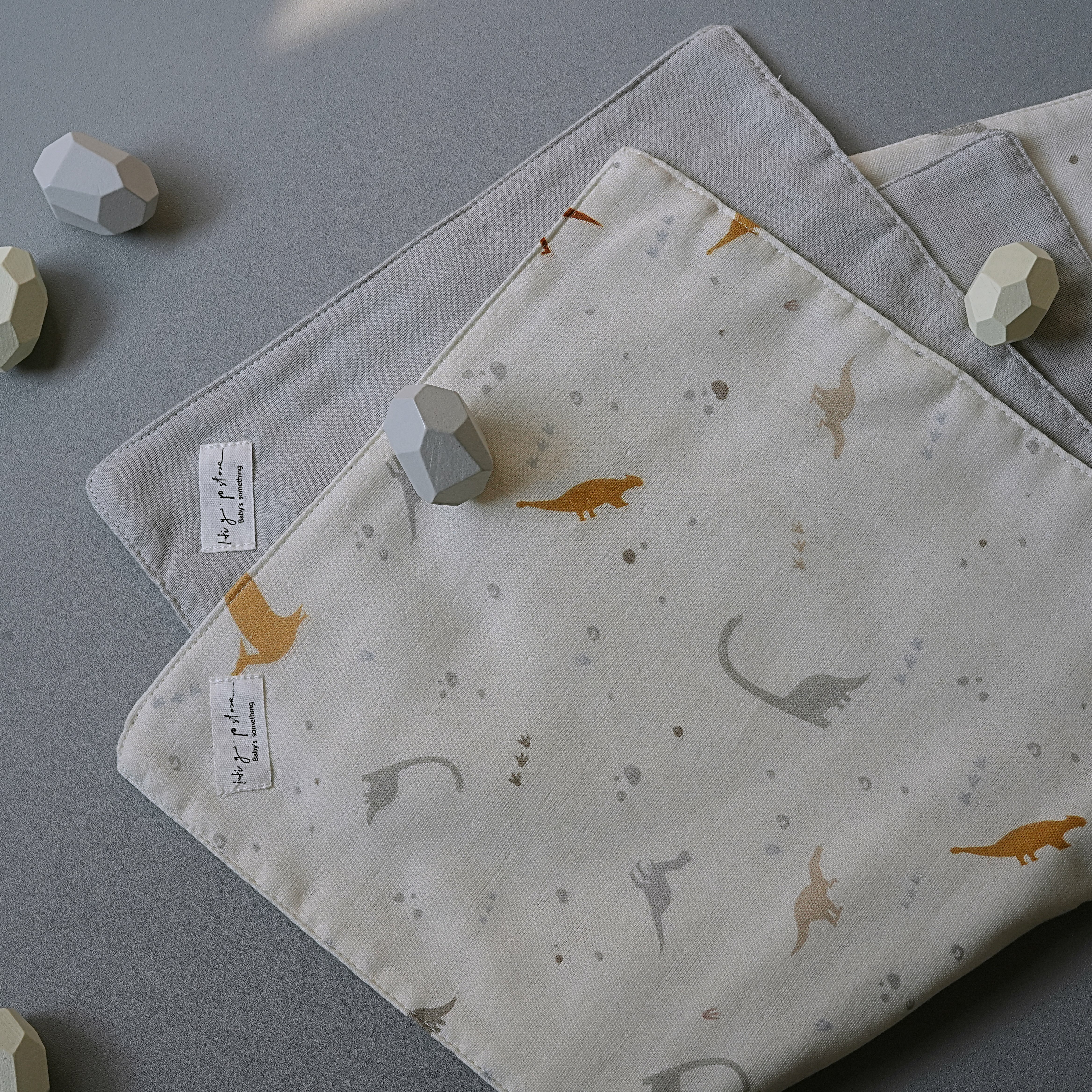 Hi Y.P store-拍嗝巾-獨家設計款-恐龍之謎（2件組)