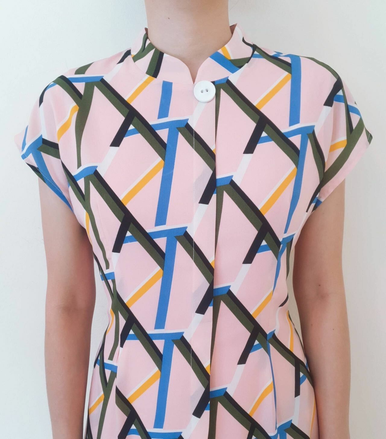 V SLEEVE GEO PRINT BUTTON DRESS