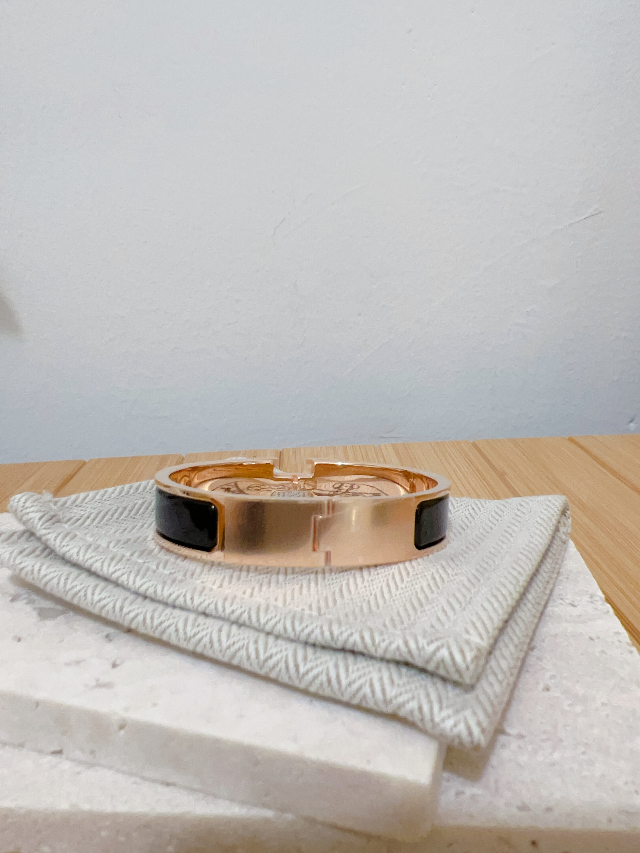 *Unused* Hermes Clic H Bracelet PM size (Black/ Rose Gold)