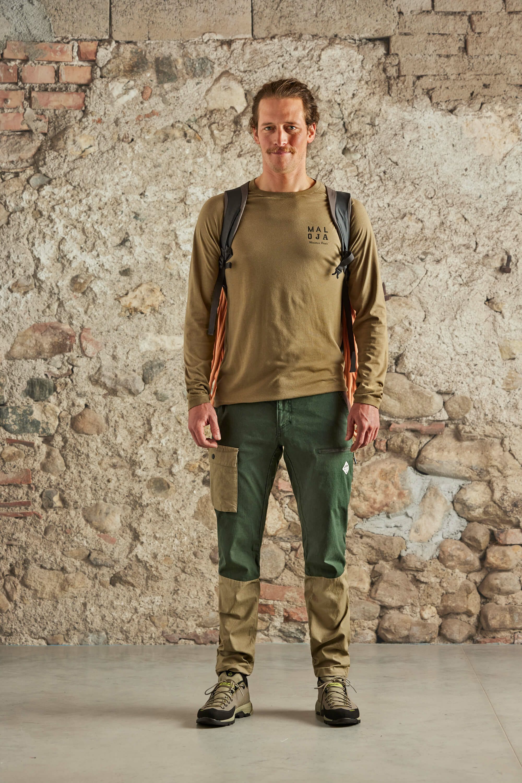 【MALOJA】男棉麻彈力功能性長褲 / 23MA36266-[雙拼綠、綠]