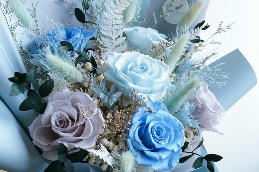 藍色永生花束,天空藍永生玫瑰花,藍玫瑰花束推薦台北,藍玫瑰花束特寫