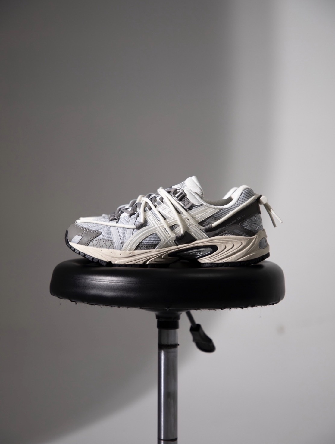 【代購】Asics GEL-Kahana TR V2 復古機能 月光灰 1203A504-022