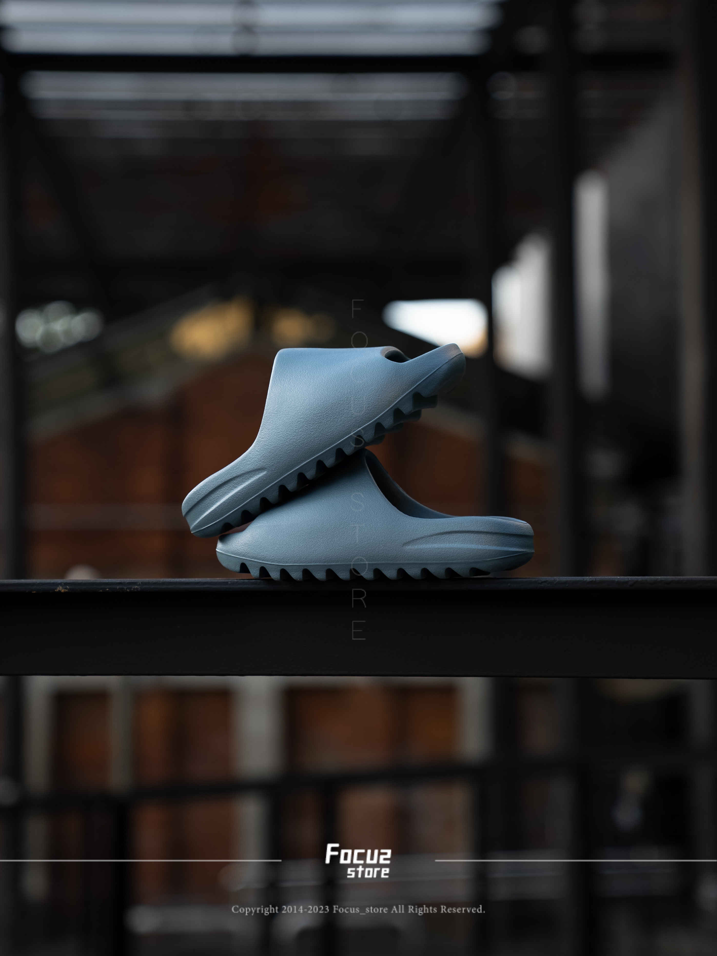 【Focus Store】現貨秒發 Adidas Originals Yeezy Slide "Slate Marine" 深灰綠 ID2349